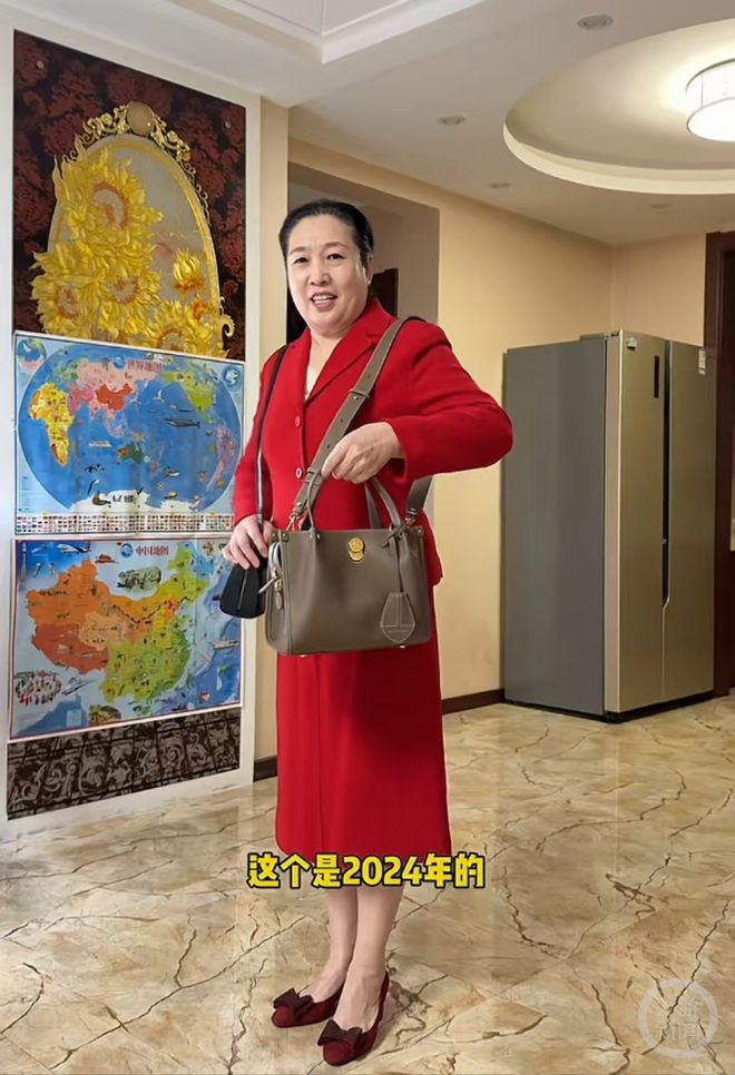 国产女包28年后仍像新的网民发视频近10万人点赞品牌方：销量涨了四五倍正计划复刻(图2)