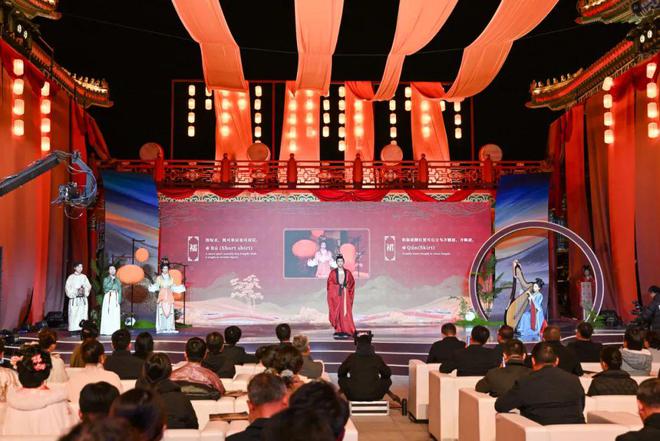《中国汉服之夜》启幕！刘欣、李子柒、戴荃、者来女着汉服惊艳亮相(图5)